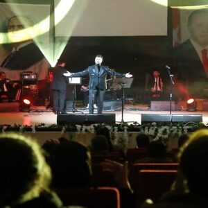 FERDİ TAYFUR, KENDİ ŞARKILARIYLA ANILDI!