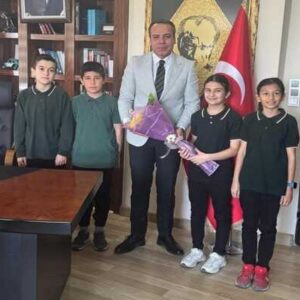 KOLTUKLAR BİR SÜRELİĞİNE ÇOCUKLARA BIRAKILDI!