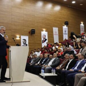 BAŞKAN ÖNTÜRK MEDYA VE GENÇLİK AKADEMİSİ SERTİFİKA TÖRENİNE KATILDI!