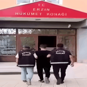 ERZİN’DE UYUŞTURUCU VE HIRSIZLIK SUÇLARINDAN ARANAN 2 ŞAHIS TUTUKLANDI!