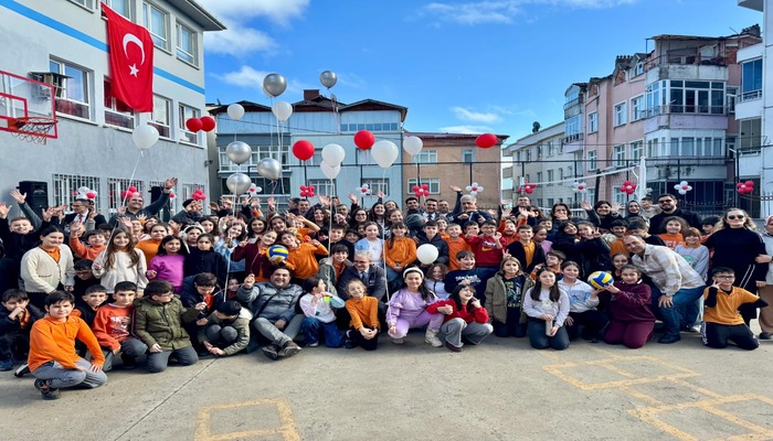 OYAK Çimento “Renkli Yakalar” ile Geleceği Güzelleştiriyor!