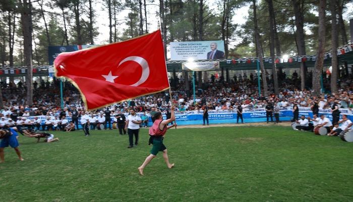 FESTİVALDE GÜREŞ HEYECANI NEFESLERİ KESTİ!